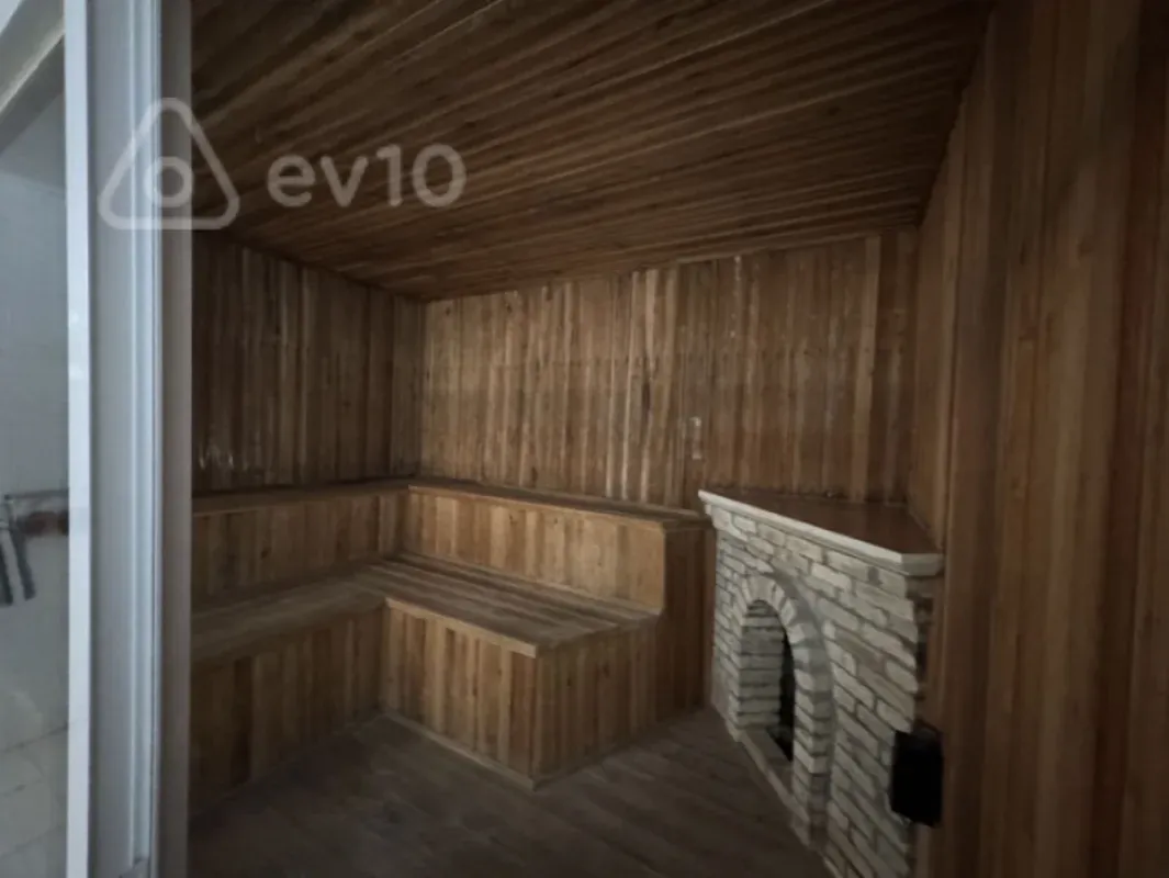 Satılır 5 otaqlı həyət evi 180 m²