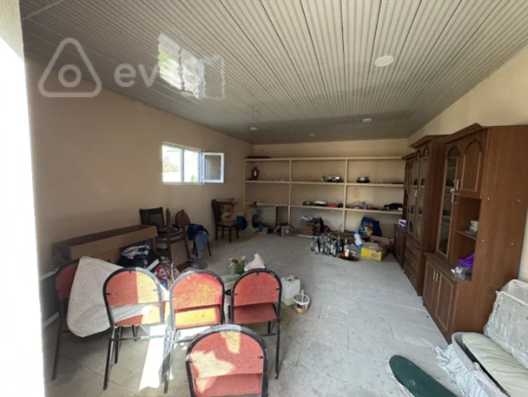 Satılır 5 otaqlı həyət evi 180 m²