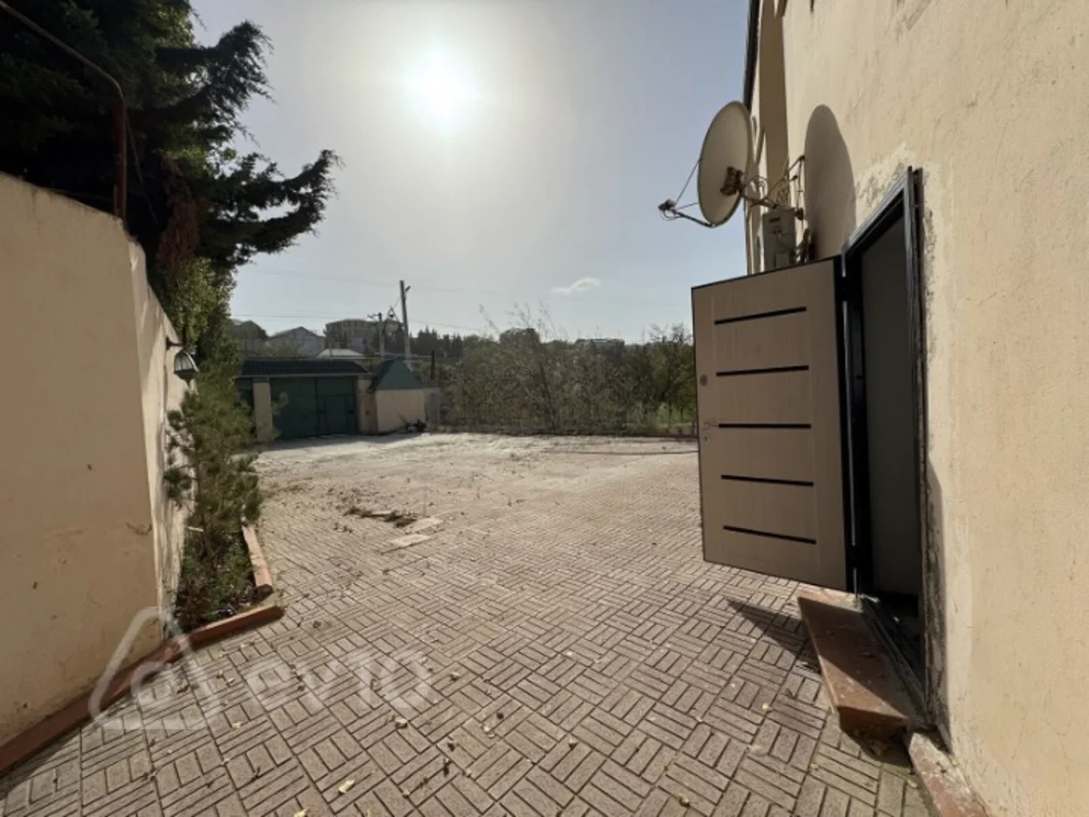 Satılır 5 otaqlı həyət evi 180 m²