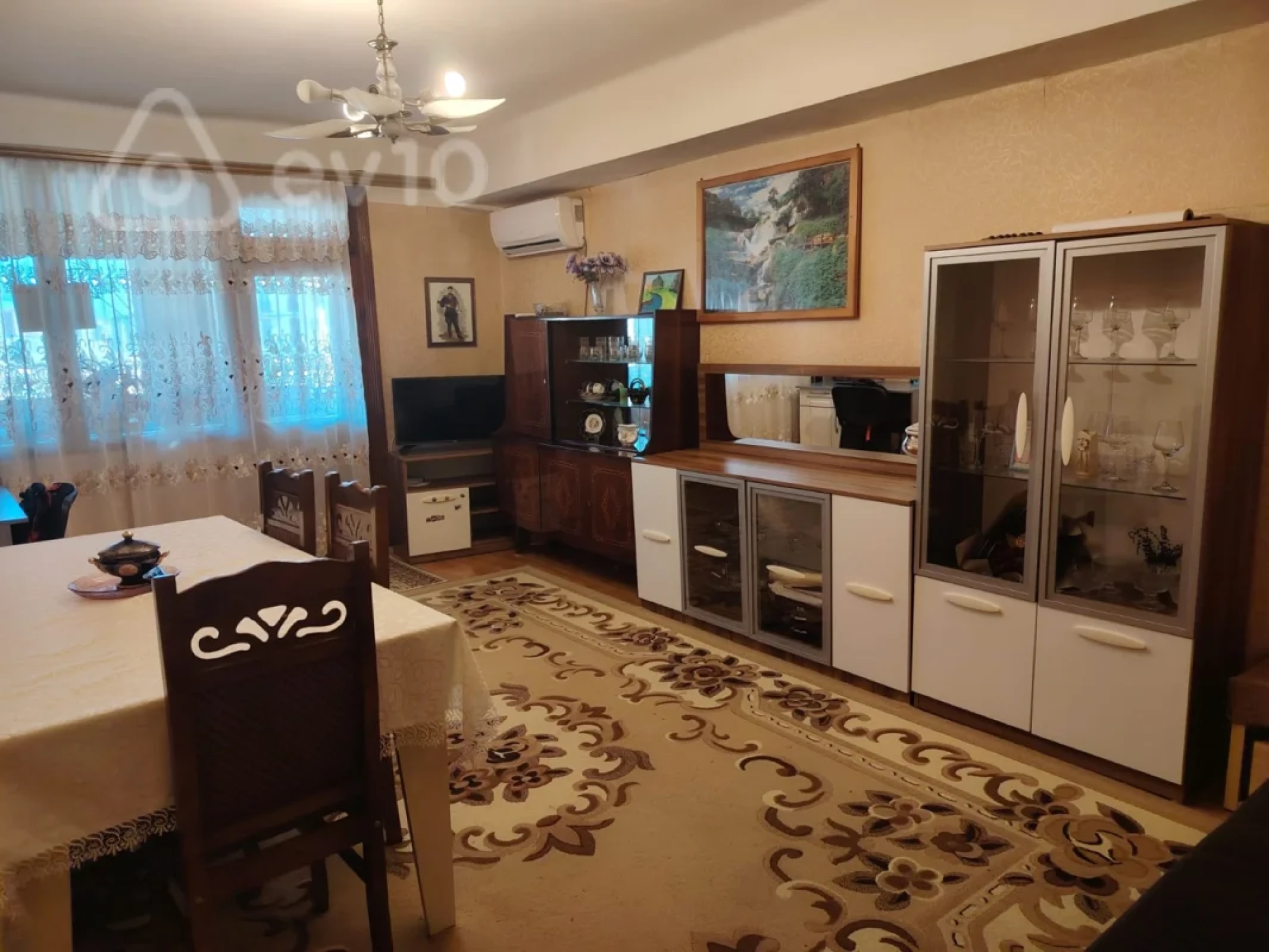 Satılır 2 otaqlı köhnə tikili 70 m²