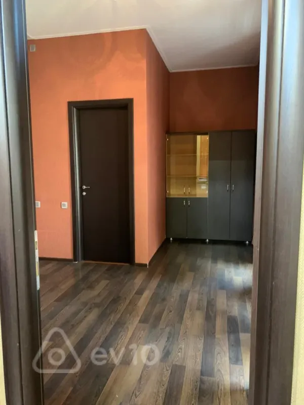 Kirayə verilir 10 otaqlı ofis 360 m²