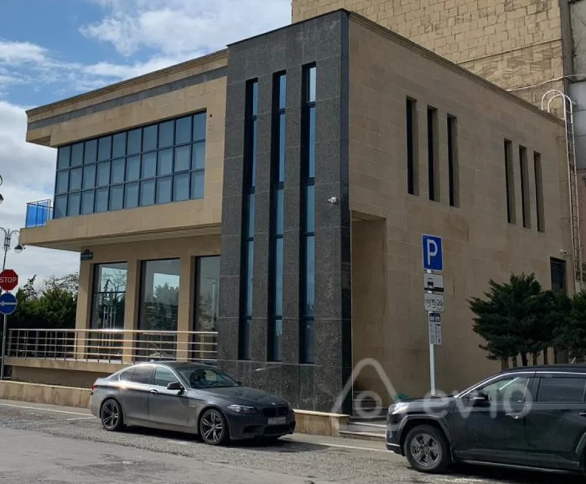 Kirayə verilir 10 otaqlı ofis 360 m²