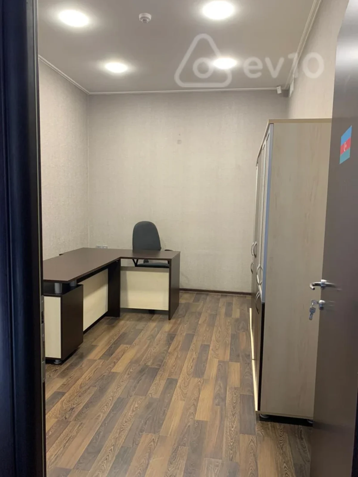 Kirayə verilir 10 otaqlı ofis 360 m²