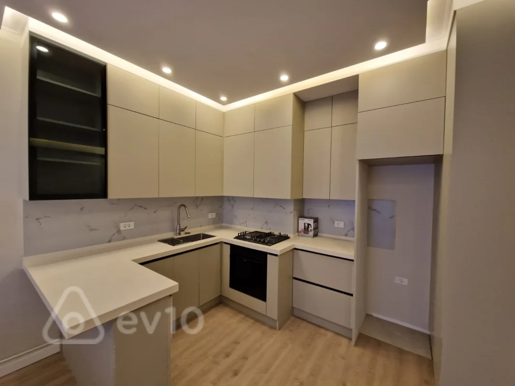 Satılır 2 otaqlı yeni tikili 68 m²