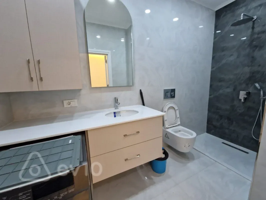 Satılır 2 otaqlı yeni tikili 68 m²