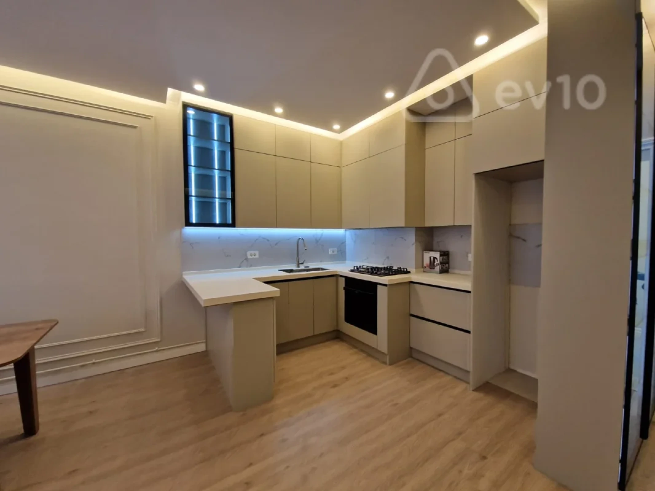 Satılır 2 otaqlı yeni tikili 68 m²