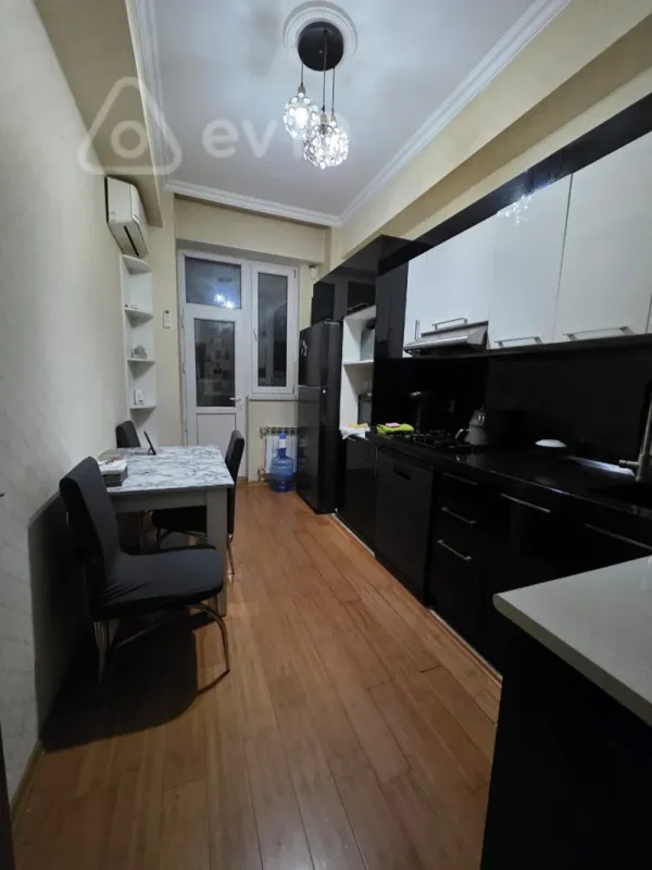 Kirayə verilir 3 otaqlı yeni tikili 90 m²