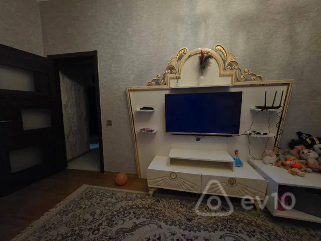 Kirayə verilir 3 otaqlı yeni tikili 90 m²