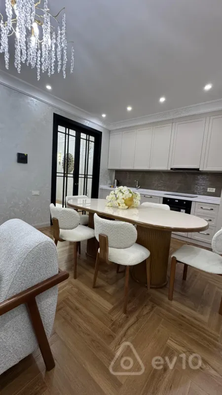 Kirayə verilir 3 otaqlı yeni tikili 110 m²