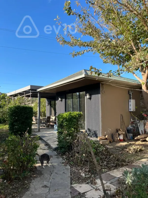 Satılır 6 otaqlı həyət evi 180 m²