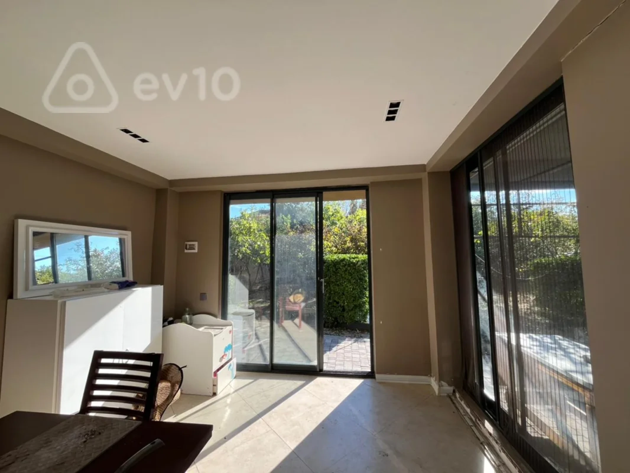 Satılır 6 otaqlı həyət evi 180 m²