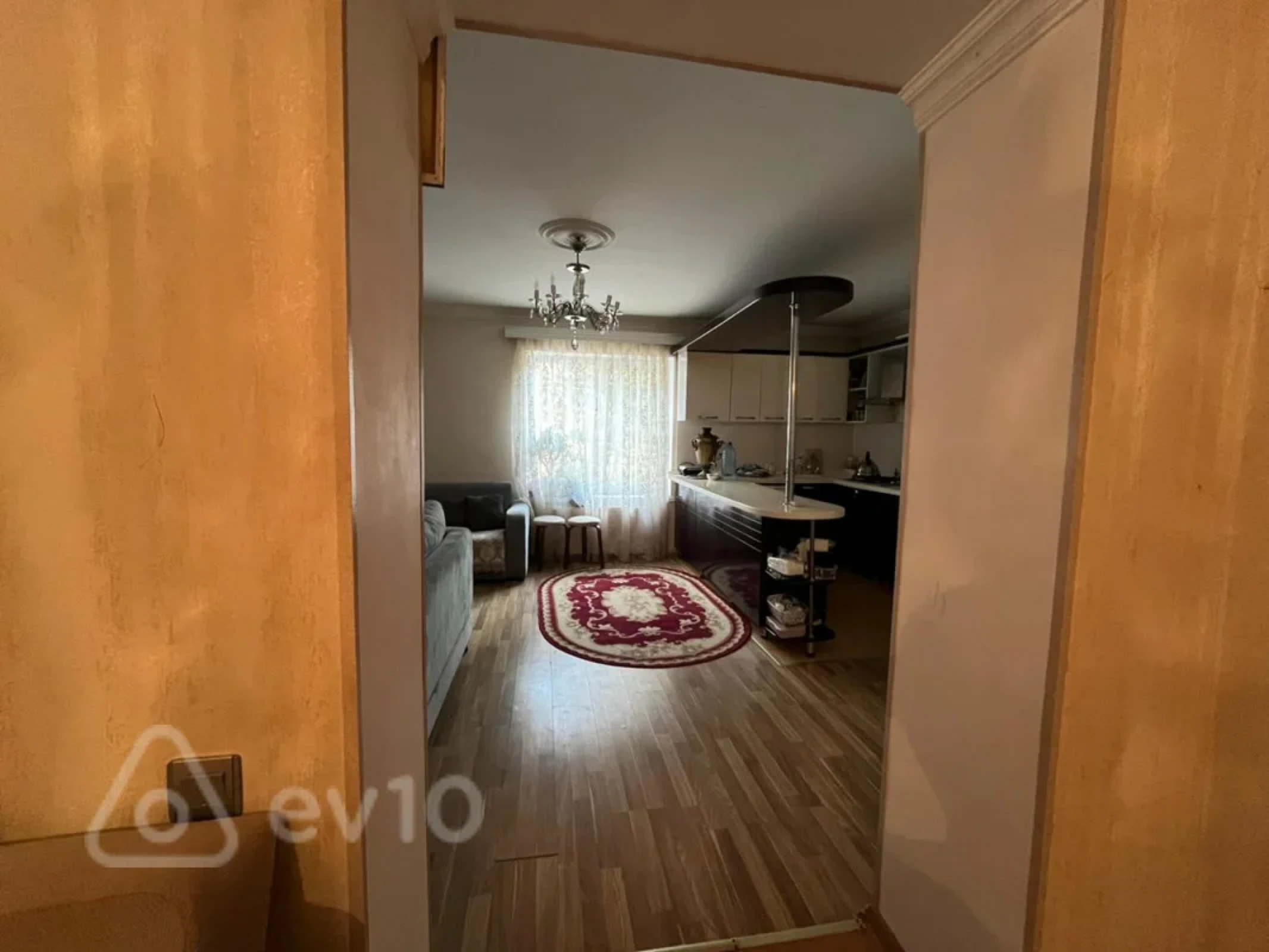 Satılır 6 otaqlı həyət evi 180 m²