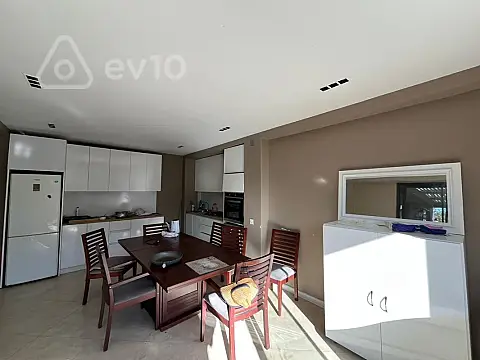 Satılır 6 otaqlı həyət evi 180 m²