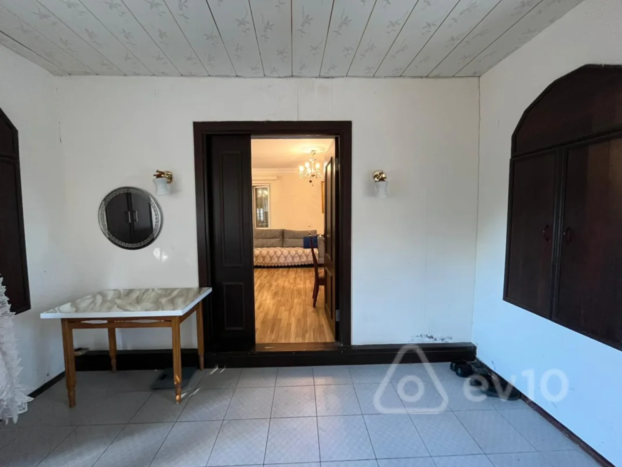 Satılır 6 otaqlı həyət evi 180 m²