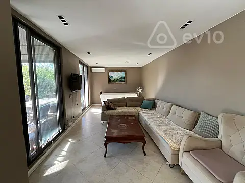 Satılır 6 otaqlı həyət evi 180 m²