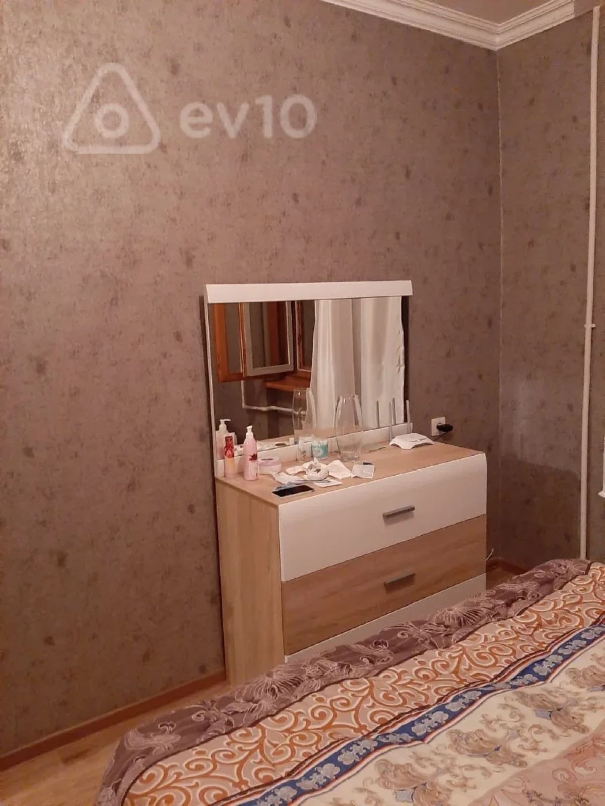 Kirayə verilir 3 otaqlı köhnə tikili 70 m²