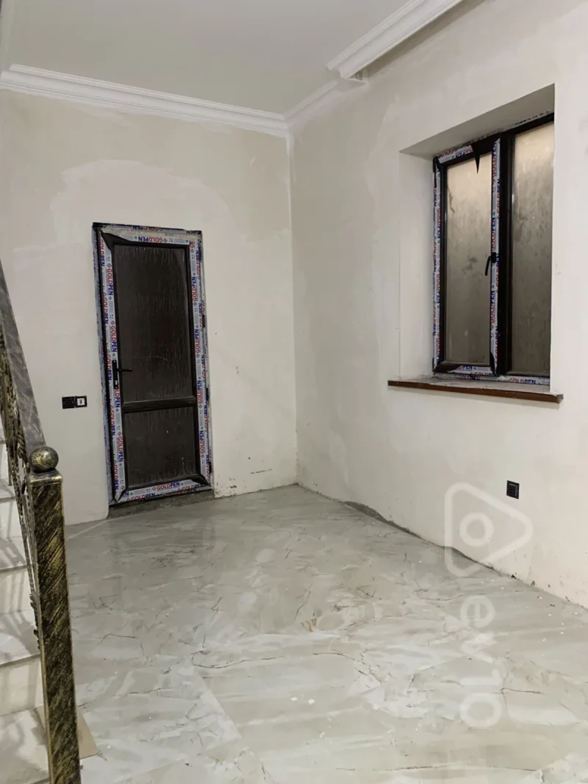 Satılır 4 otaqlı həyət evi 180 m²