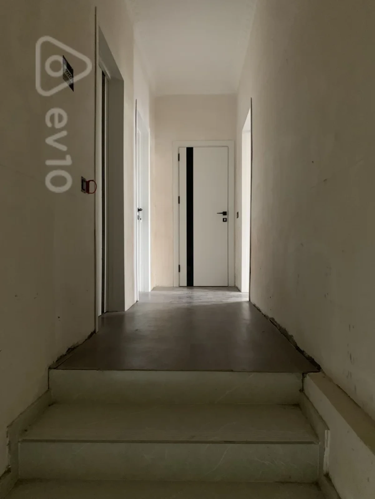 Satılır 4 otaqlı həyət evi 180 m²