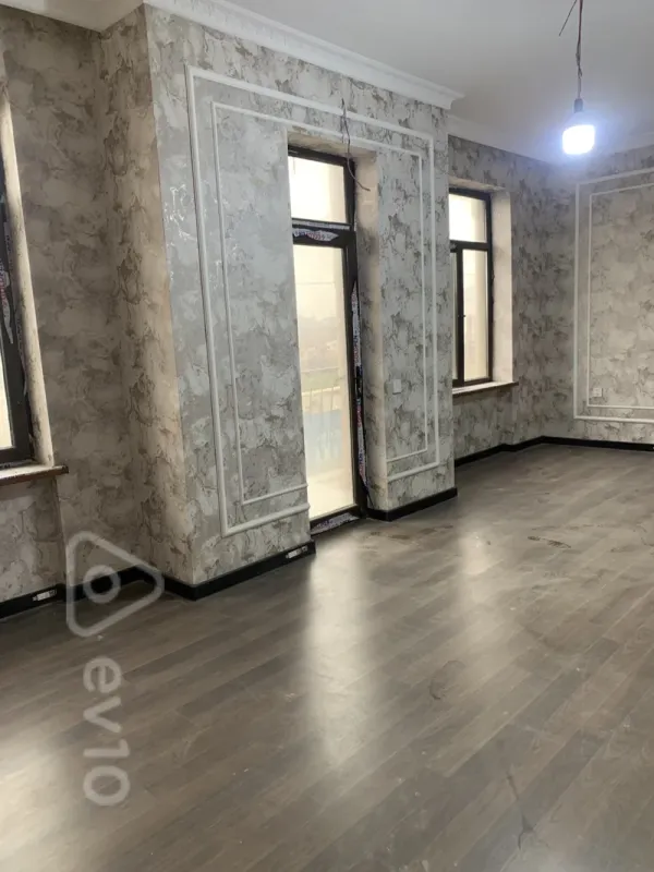 Satılır 4 otaqlı həyət evi 180 m²