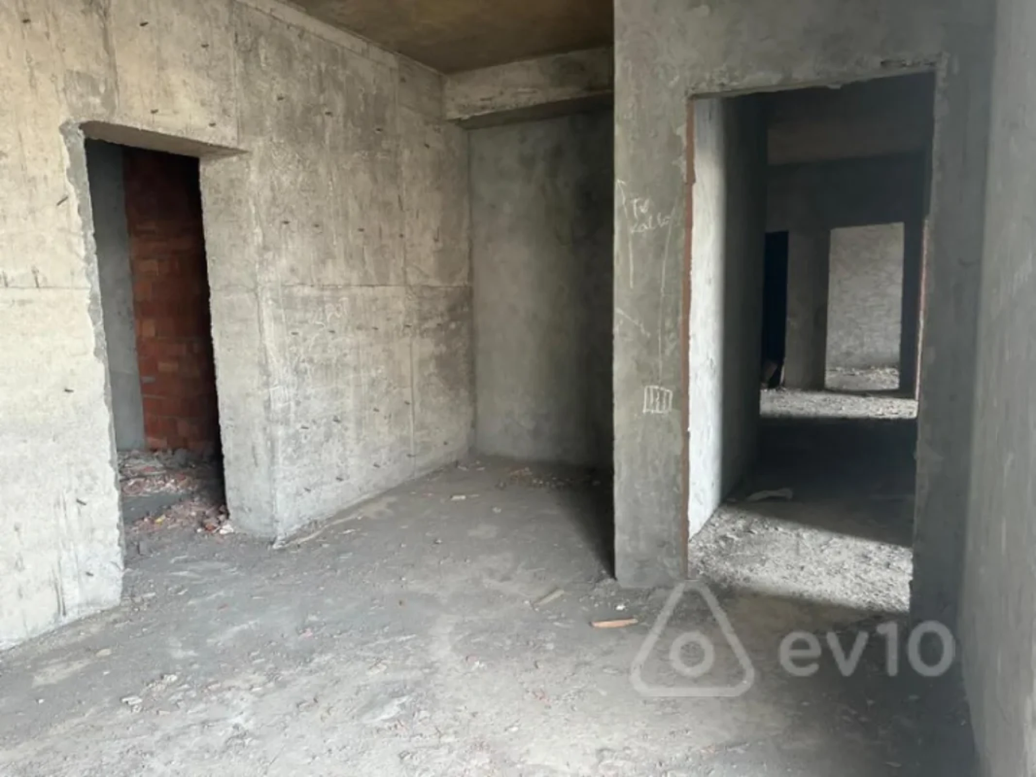 Satılır 3 otaqlı yeni tikili 133 m²