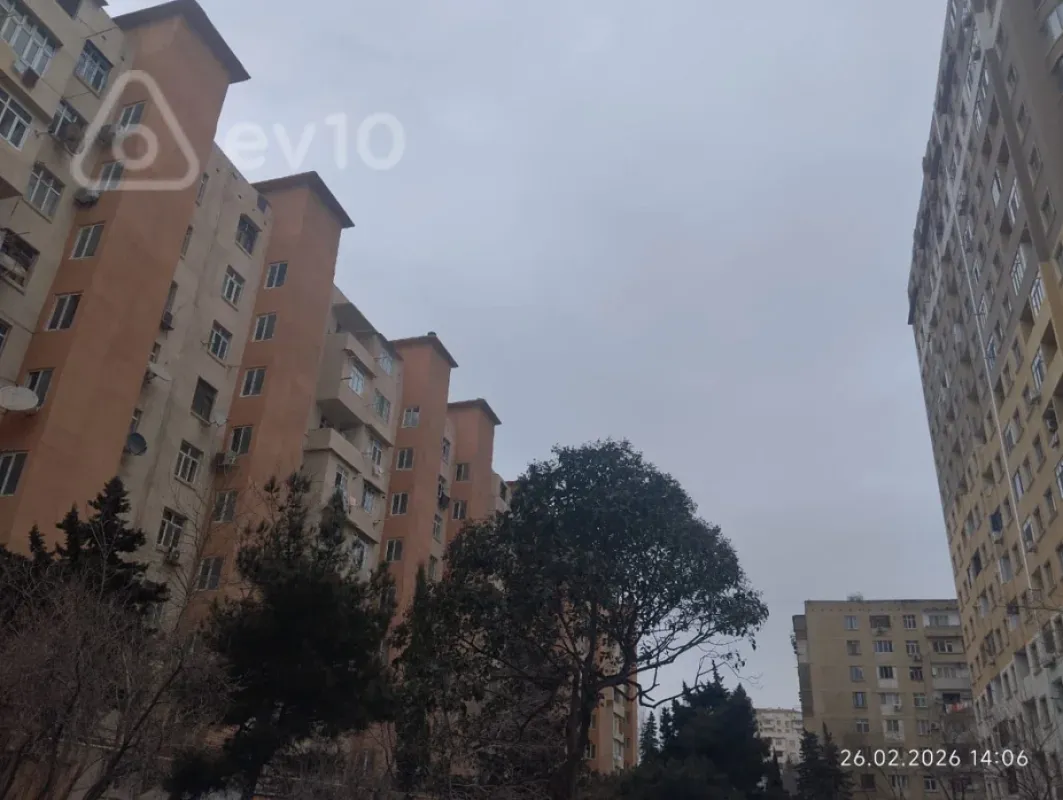 Satılır 5 otaqlı köhnə tikili 105 m²