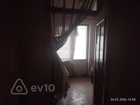 Satılır 5 otaqlı köhnə tikili 105 m²