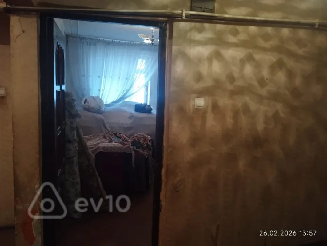 Satılır 5 otaqlı köhnə tikili 105 m²