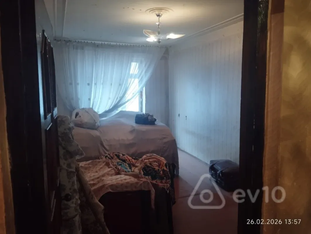 Satılır 5 otaqlı köhnə tikili 105 m²