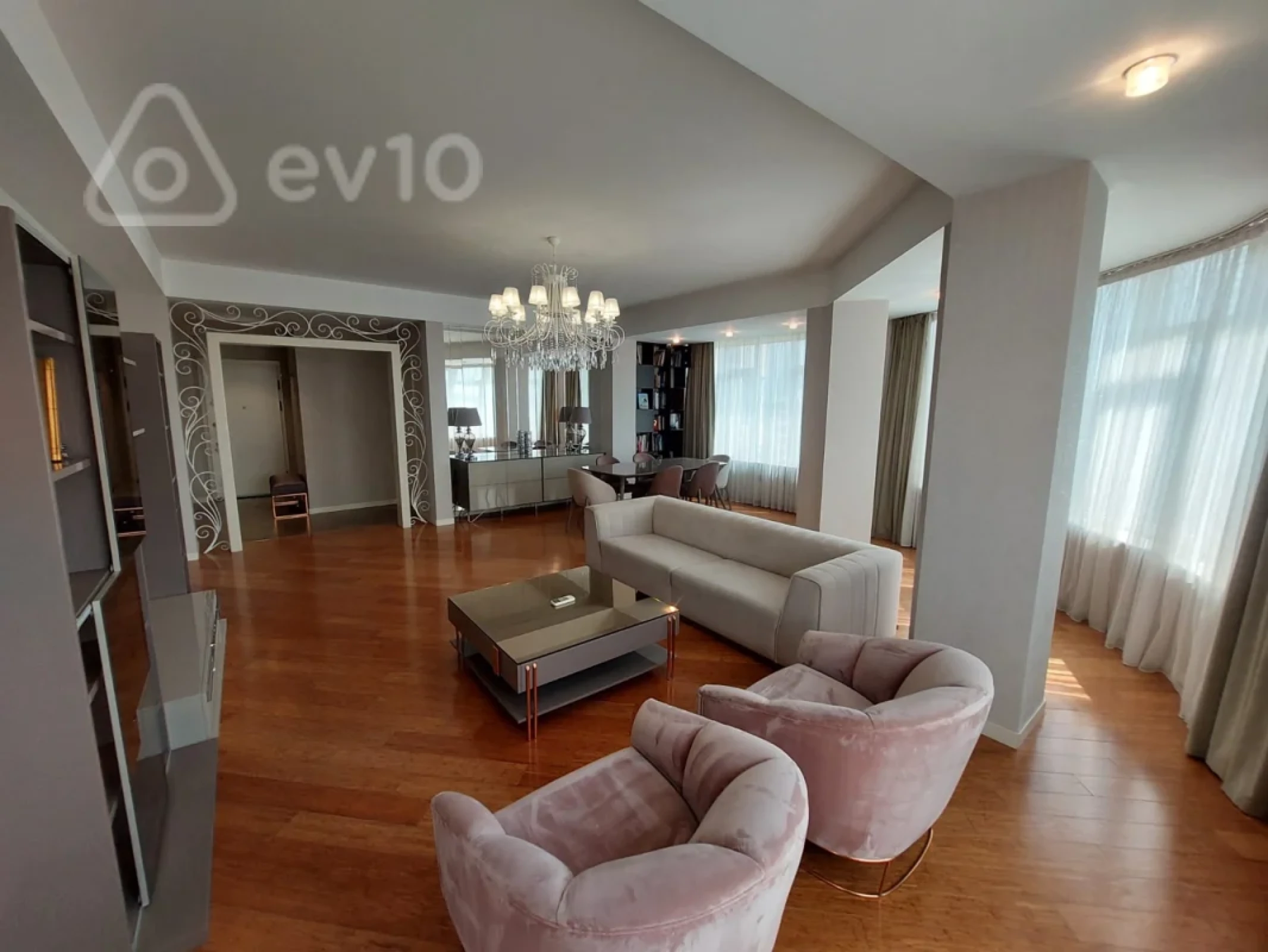 Kirayə verilir 3 otaqlı yeni tikili 150 m²