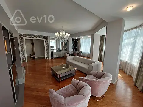 Kirayə verilir 3 otaqlı yeni tikili 150 m²