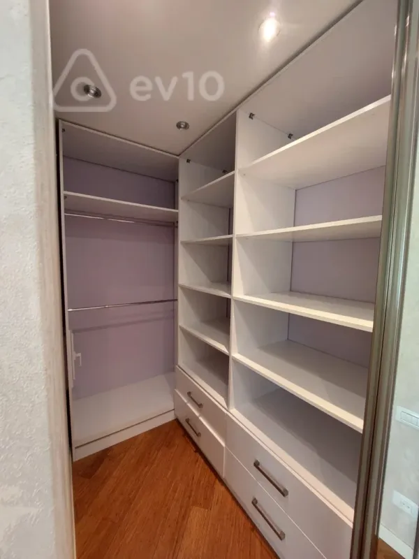 Kirayə verilir 3 otaqlı yeni tikili 150 m²