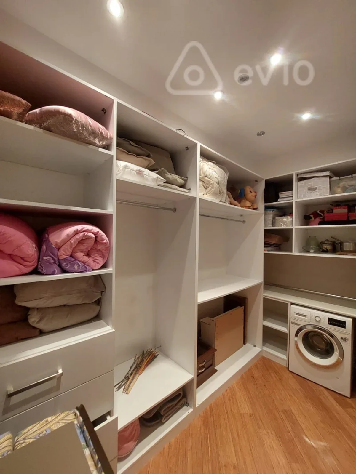 Kirayə verilir 3 otaqlı yeni tikili 150 m²