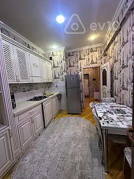 Kirayə verilir 2 otaqlı yeni tikili 80 m²