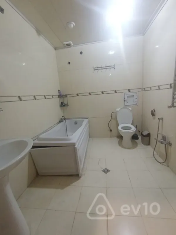 Kirayə verilir 3 otaqlı yeni tikili 126 m²