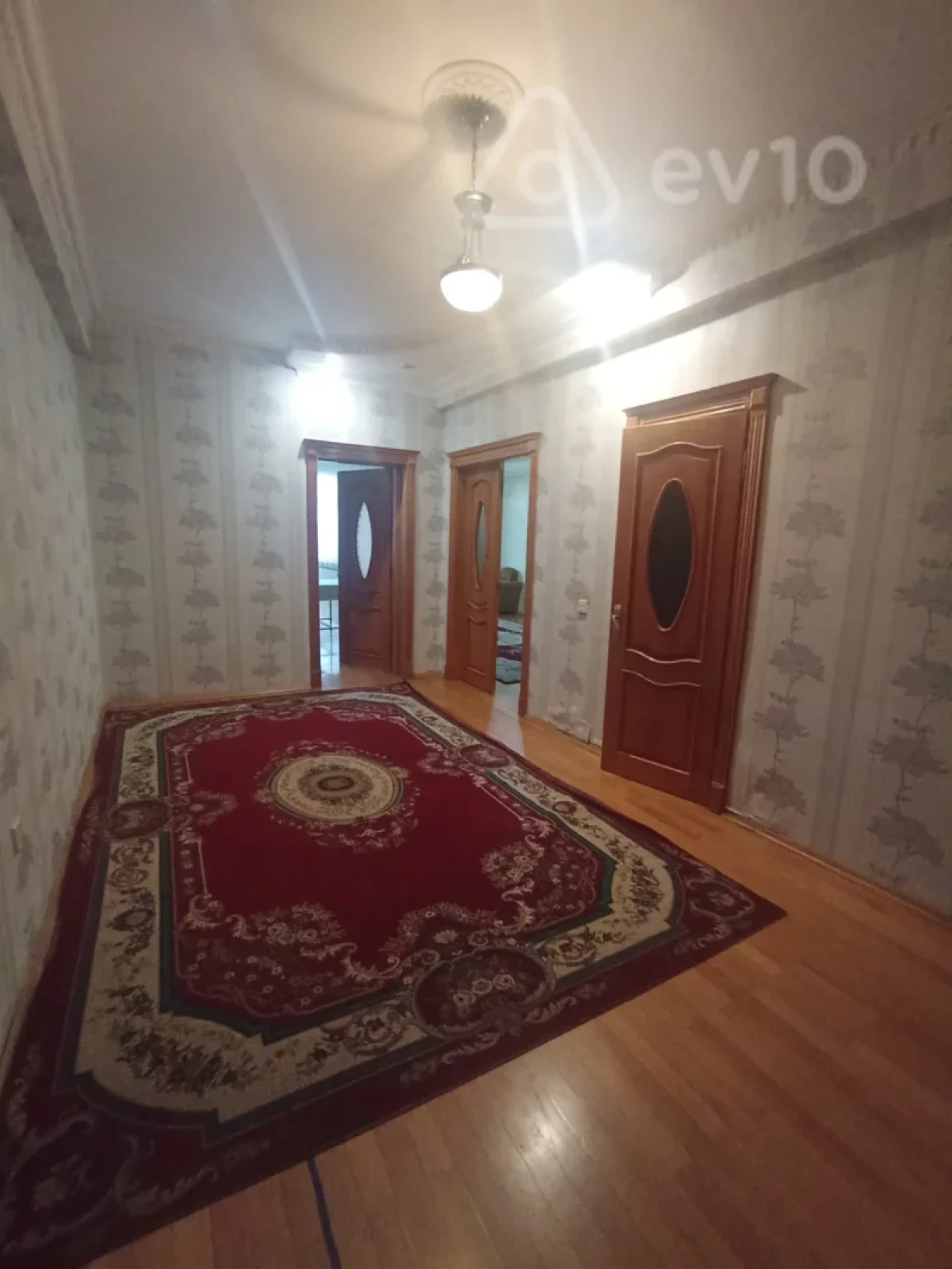 Kirayə verilir 3 otaqlı yeni tikili 126 m²