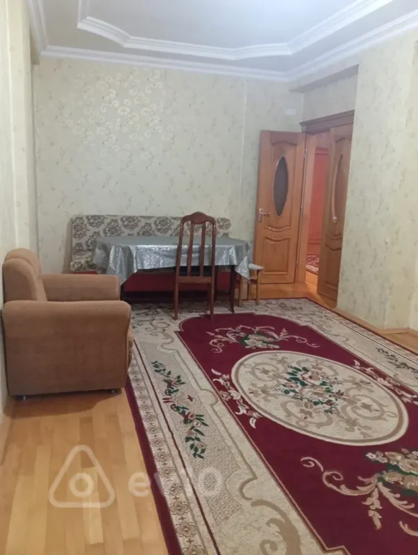 Kirayə verilir 3 otaqlı yeni tikili 126 m²