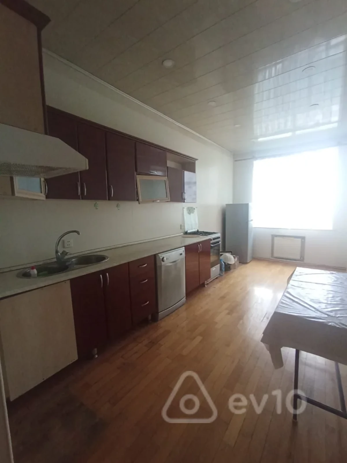 Kirayə verilir 3 otaqlı yeni tikili 126 m²