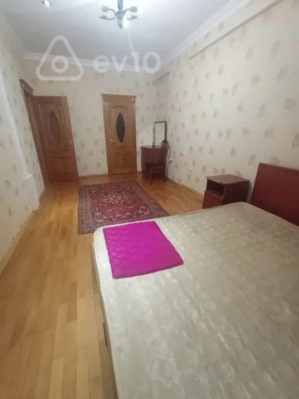 Kirayə verilir 3 otaqlı yeni tikili 126 m²