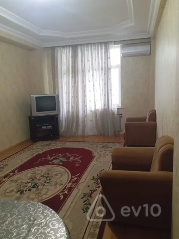 Kirayə verilir 3 otaqlı yeni tikili 126 m²