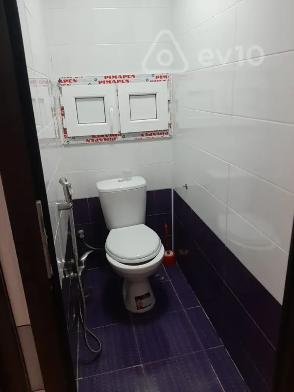 Kirayə verilir 2 otaqlı köhnə tikili 65 m²