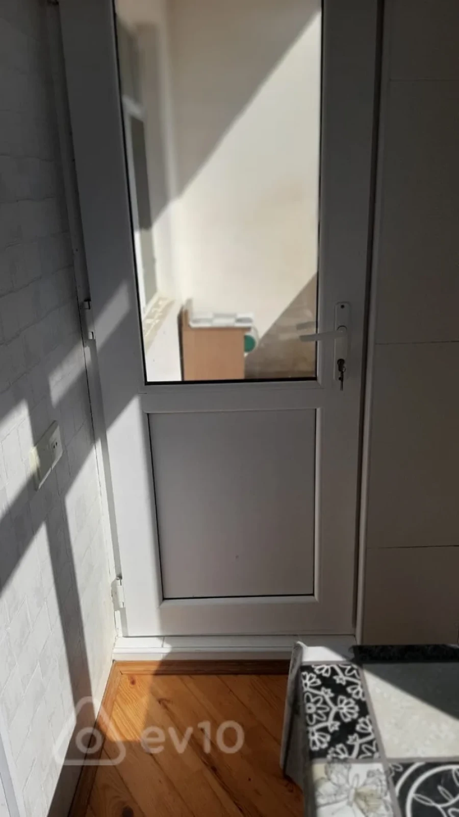 Kirayə verilir 2 otaqlı köhnə tikili 65 m²