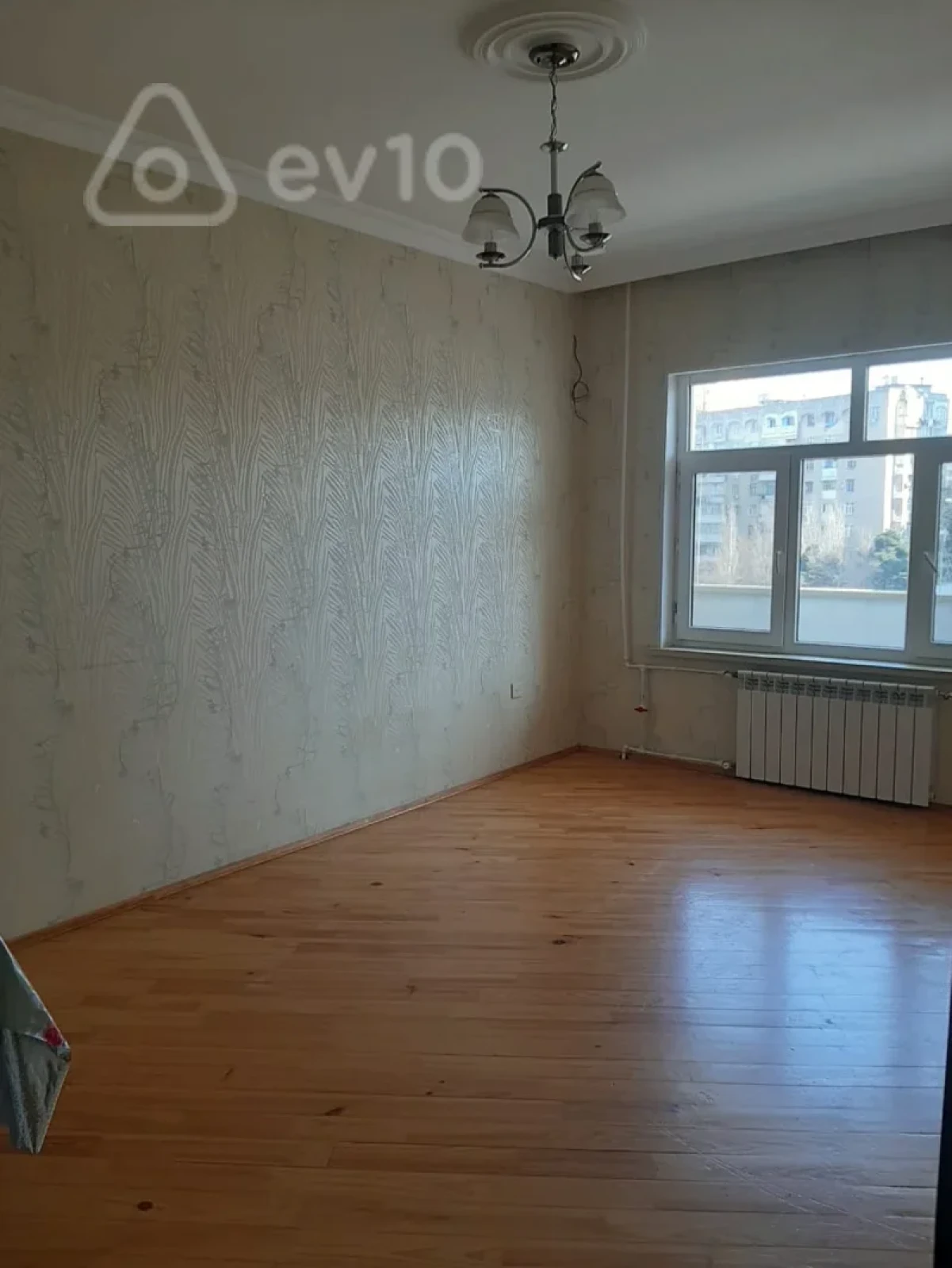 Kirayə verilir 2 otaqlı köhnə tikili 65 m²