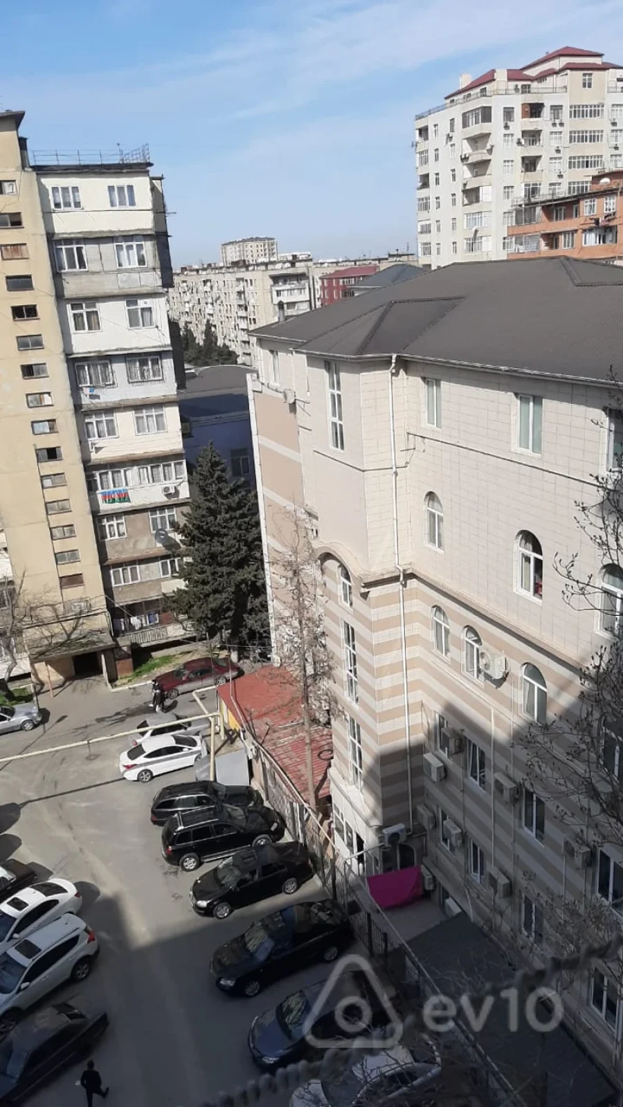 Kirayə verilir 2 otaqlı köhnə tikili 65 m²