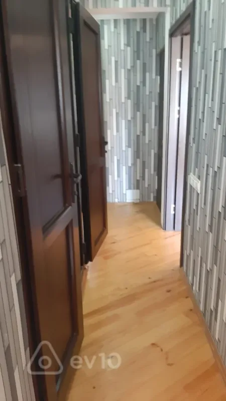 Kirayə verilir 2 otaqlı köhnə tikili 65 m²