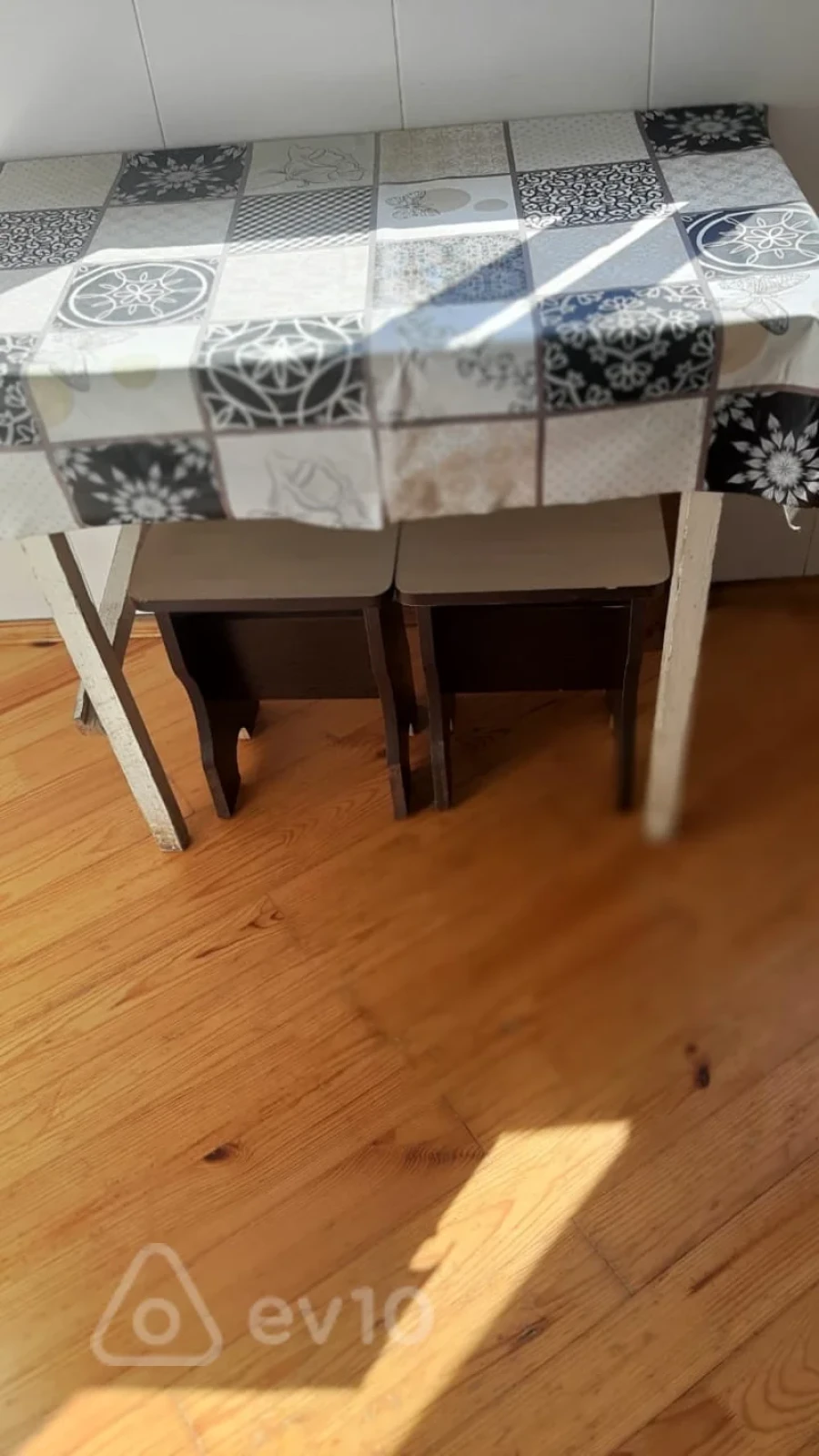 Kirayə verilir 2 otaqlı köhnə tikili 65 m²