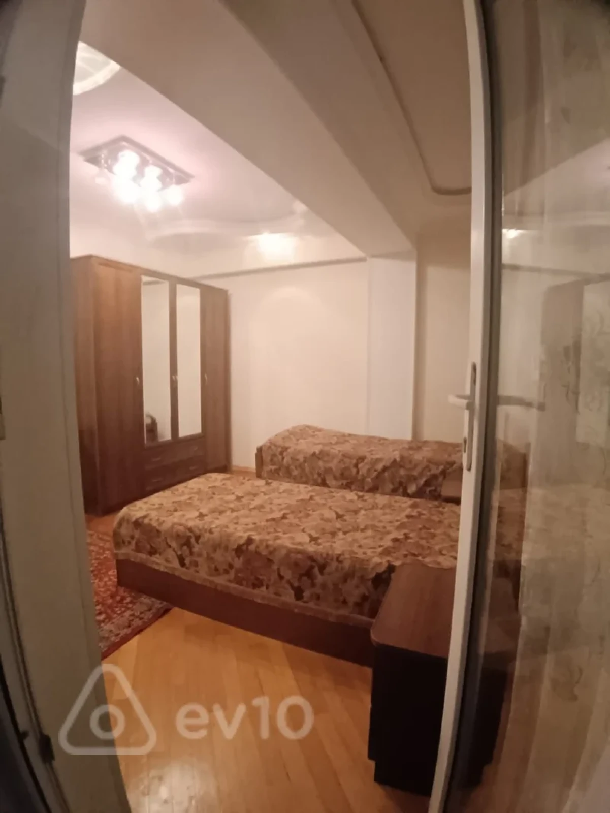Kirayə verilir 2 otaqlı yeni tikili 70 m²