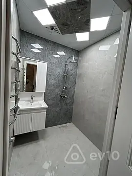 Satılır 2 otaqlı yeni tikili 70 m²