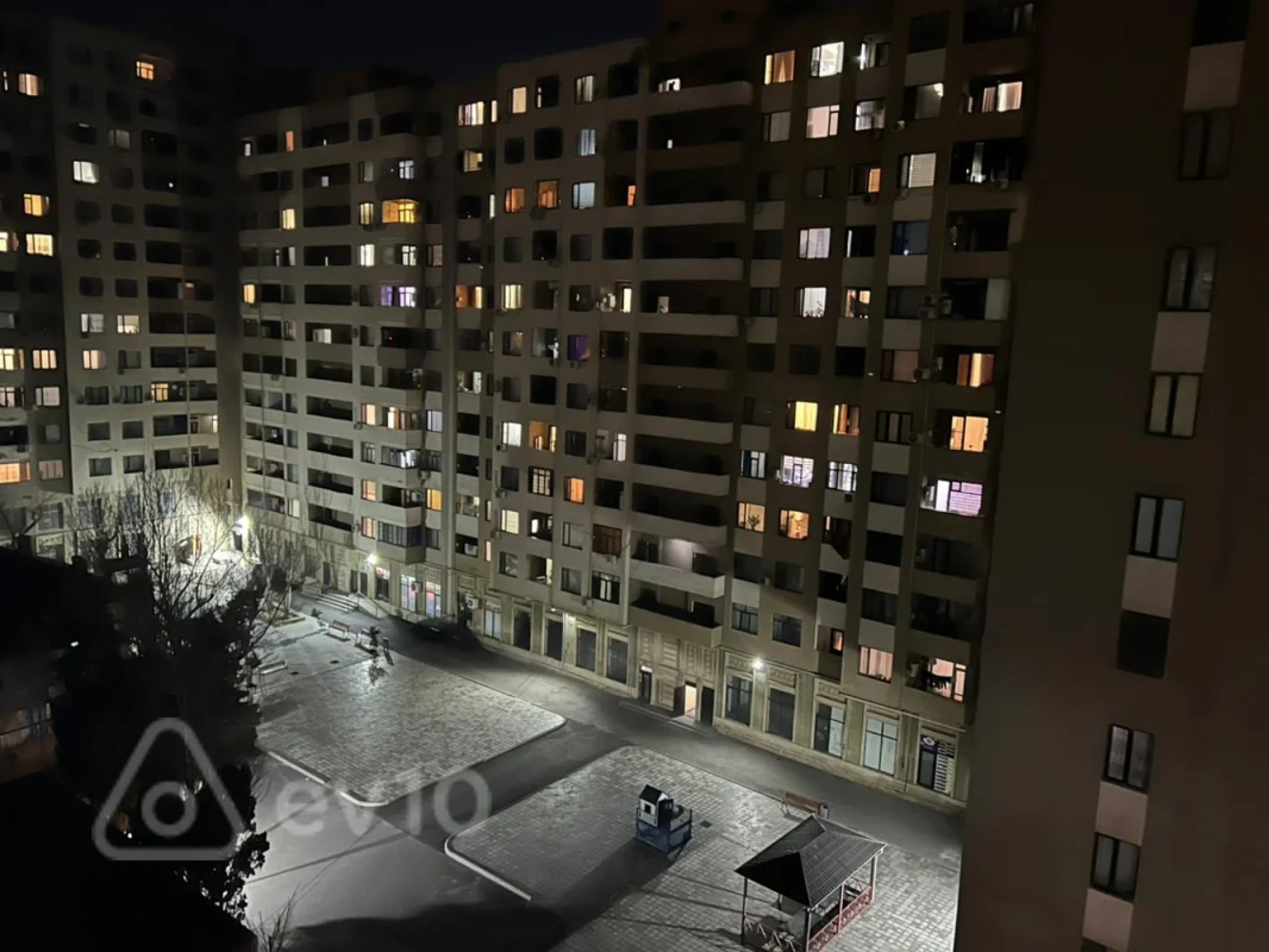 Satılır 2 otaqlı yeni tikili 70 m²