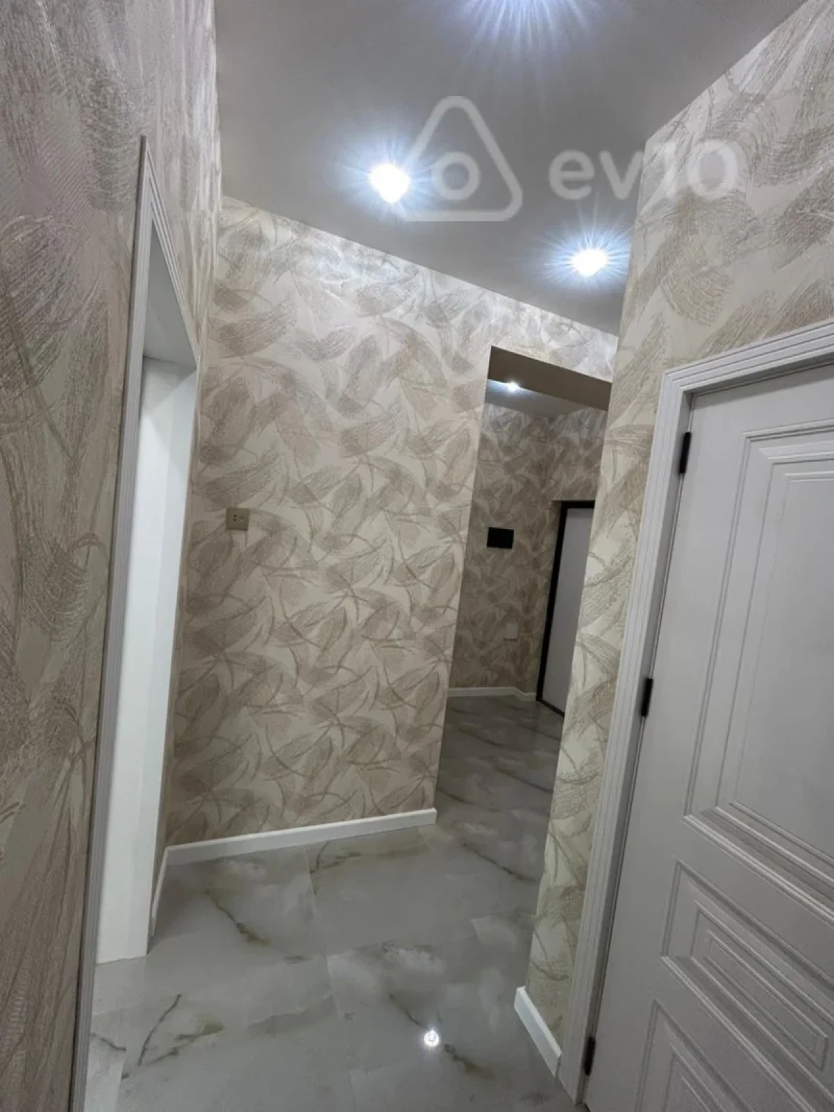 Satılır 2 otaqlı yeni tikili 70 m²