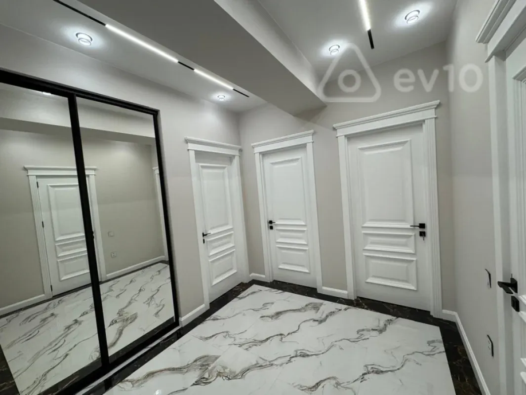 Kirayə verilir 3 otaqlı yeni tikili 110 m²